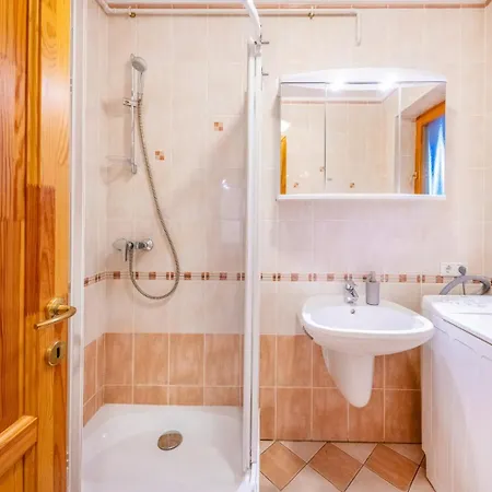 Διαμέρισμα Napsugar 1 By Hellobalatonlelle