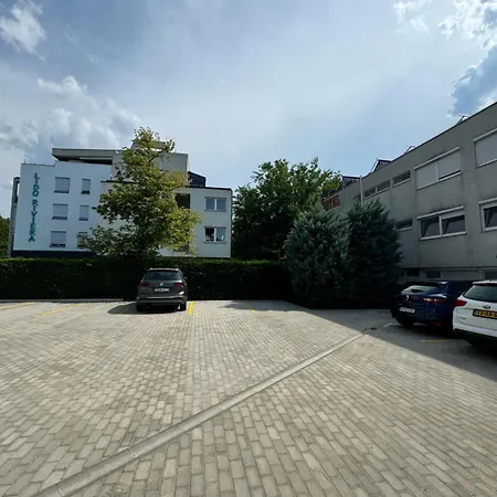 Napsugar 1 By Hellobalatonlelle Διαμέρισμα Balatonlelle